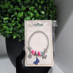 NWT Silver-tone Stretch Bracelet With Blue Butterfly